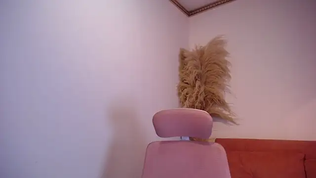 Emiss Jones online show from May 16, 1:41 am