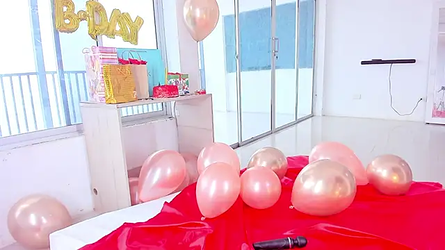 sashaa petit online show from October 6, 12:44 pm