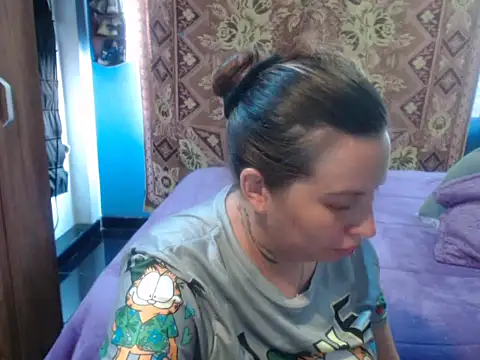 cloequeen15 online show from May 6, 6:12 pm