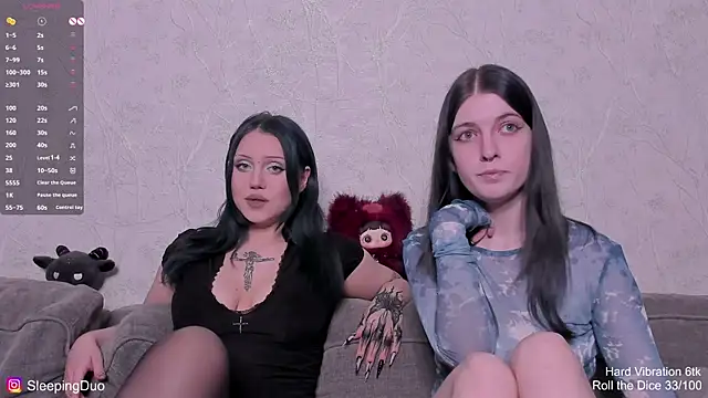 Threesomebabes online show from March 28, 8:52 pm