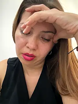 becca scotts online show from November 8, 6:35 pm