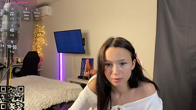 EllaSimonss online show from September 25, 10:29 pm