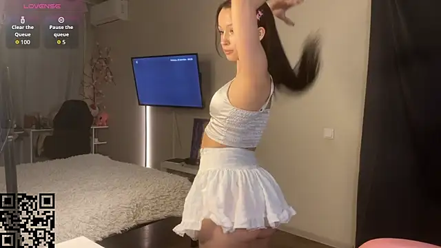 EllaSimonss online show from September 18, 9:24 pm