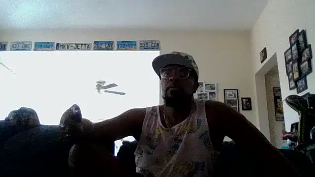 Snapshot of Str8ishVegasGuy chatting on October 3, 7:19 pm Str8ishVegasGuy online show from October 3, 7:19 pm