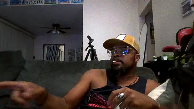 Snapshot of Str8ishVegasGuy chatting on October 11, 1:03 pm Str8ishVegasGuy online show from October 11, 1:03 pm
