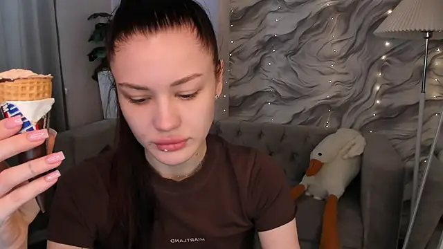 Aria Mila online show from May 13, 3:12 am
