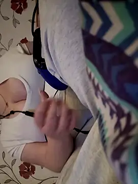 itsCuteTits online show from November 20, 8:43 pm