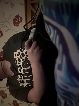 itsCuteTits online show from November 24, 5:26 pm