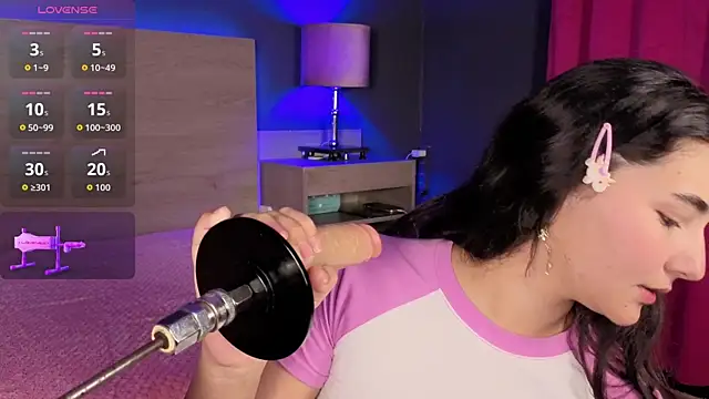 Zoe Ruiiz online show from April 9, 11:10 pm