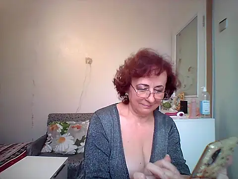 Julia54391 online show from November 8, 11:26 am