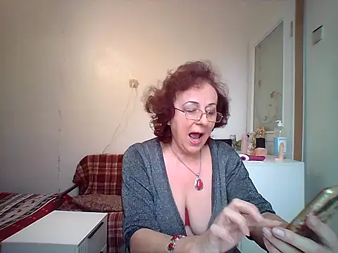 Julia54391 online show from November 6, 9:26 am