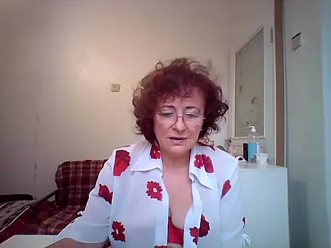 Julia54391 online show from September 18, 10:36 am