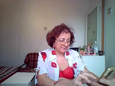 Julia54391 online show from November 4, 8:19 am