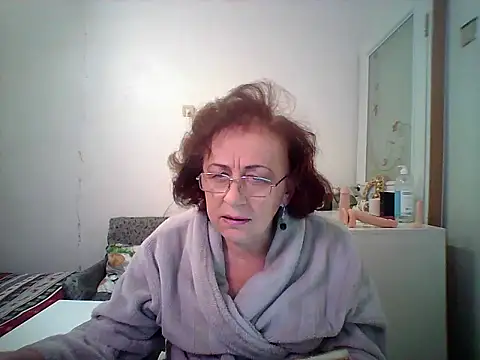 Julia54391 online show from November 12, 5:22 pm