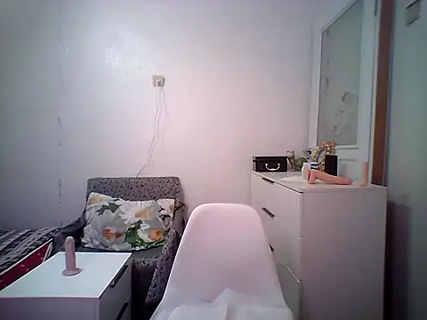 Julia54391 online show from November 15, 10:44 pm