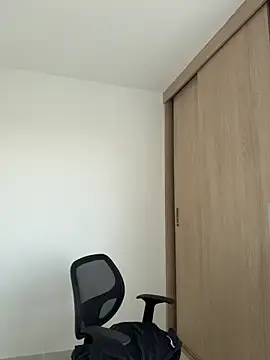 LauraCatalina online show from October 24, 12:01 pm