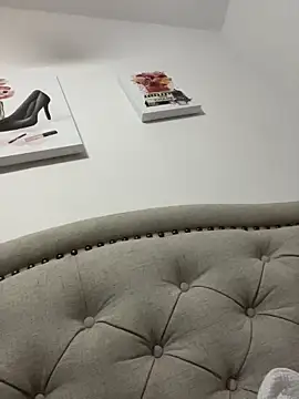 Regina Escobar online show from January 6, 1:53 am