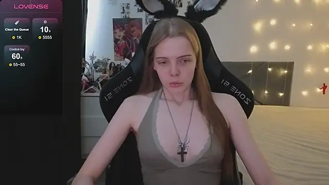 Luna Navy online show from January 17, 8:00 am