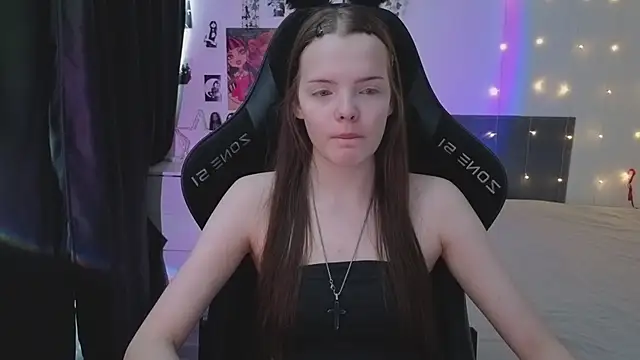 Luna Navy online show from March 14, 6:03 am