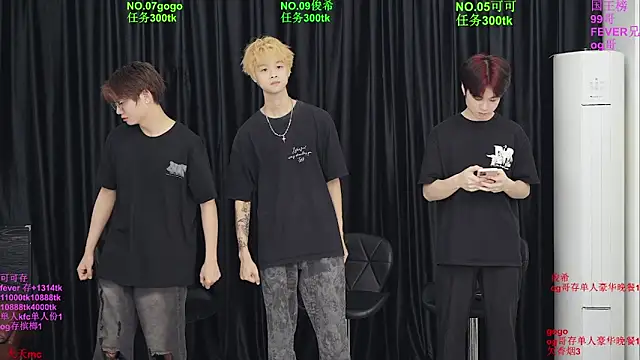 Beautifulboys-777 online show from May 19, 11:39 am