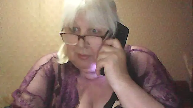 Alexia64231 online show from May 15, 4:54 pm