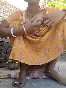 Its Sia online show from April 10, 3:01 am