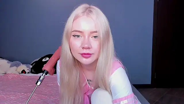 Lillie Berry online show from May 7, 5:12 am