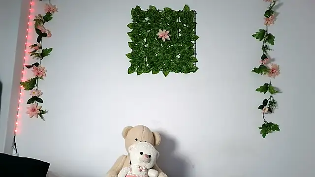 abella-lemus online show from February 13, 7:48 pm