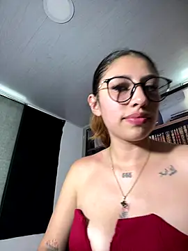 Snapshot of AriaBliss- chatting on October 9, 7:29 pm AriaBliss- online show from October 9, 7:29 pm