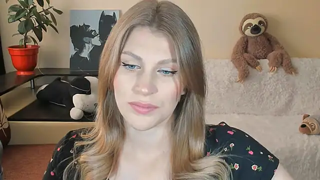 JuliaMuuun online show from September 11, 10:15 am