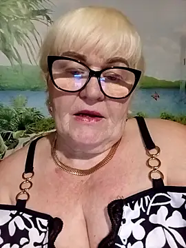 VioletSweet5566 online show from May 8, 7:59 pm