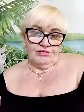 VioletSweet5566 online show from May 17, 1:32 pm