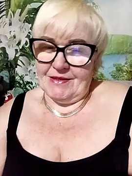 VioletSweet5566 online show from May 12, 7:31 pm