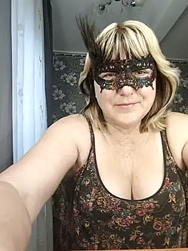 AliceGold5231 online show from April 11, 5:24 am