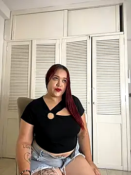 Snapshot of IvyPalacios chatting on September 23, 11:30 am IvyPalacios online show from September 23, 11:30 am