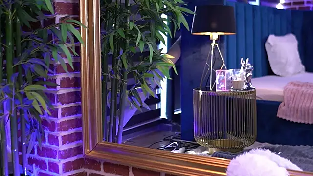 MillaSerene online show from November 24, 7:43 am