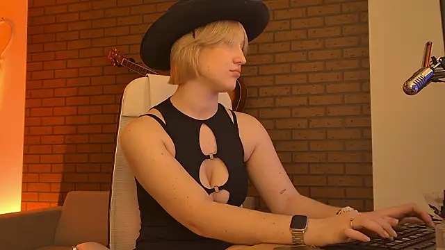 CinBellamy online show from February 13, 6:15 am