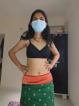 Shivani2002 online show from May 26, 3:50 am