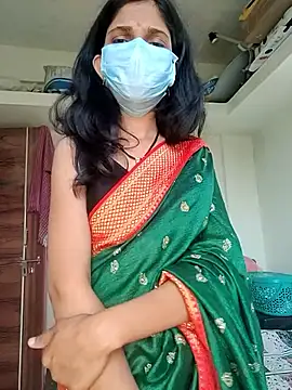 Shivani2002 online show from February 13, 10:17 am