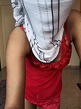 Shivani2002 online show from November 12, 8:34 am