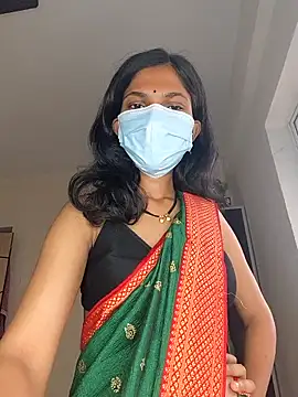Shivani2002 online show from May 20, 3:03 am