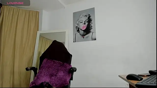 ebony rock online show from October 28, 8:09 am