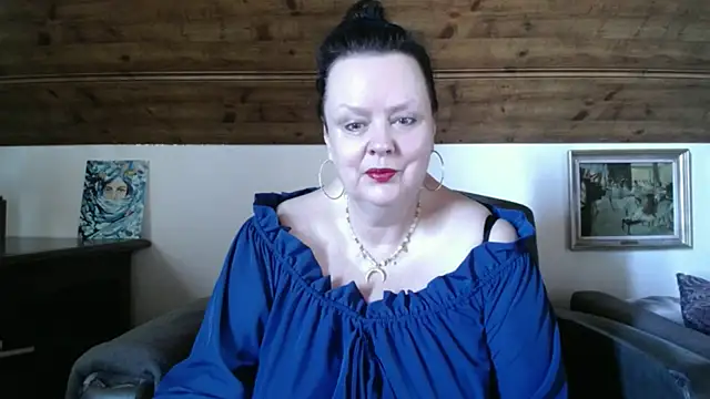 TiffanyMature online show from May 2, 2:42 pm