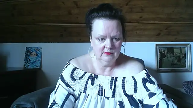 TiffanyMature online show from May 20, 2:03 pm