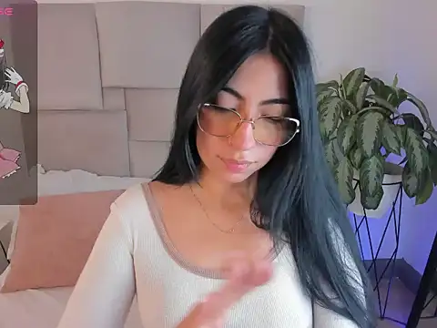 laurenn smith online show from September 16, 12:57 pm