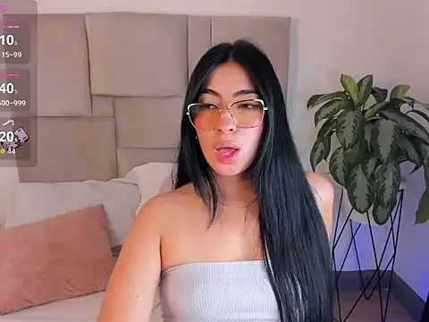 laurenn smith online show from October 2, 1:27 pm