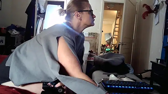 PremiumKitty online show from April 2, 8:28 pm