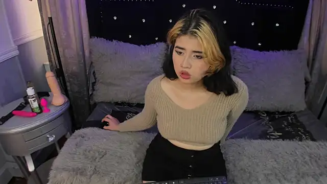 dafnelee online show from September 9, 1:33 pm