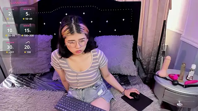 dafnelee online show from September 23, 1:53 pm