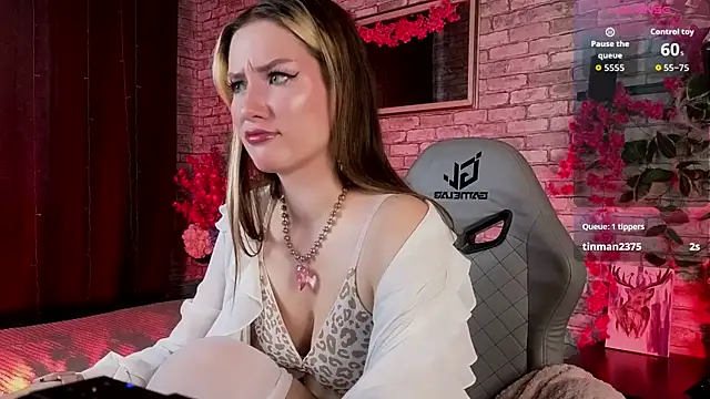 Melody Mills online show from September 19, 1:43 pm